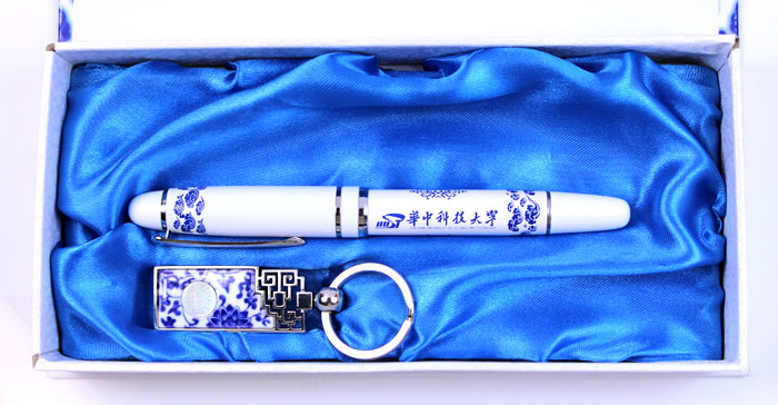 湖北禮物 華中科技大學(xué)禮品 仿瓷筆+鑰匙扣
