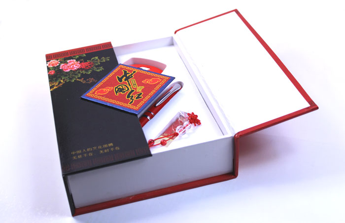 武漢大學(xué)紀念品 中國紅 無(wú)線(xiàn)鼠標 實(shí)用禮品套裝