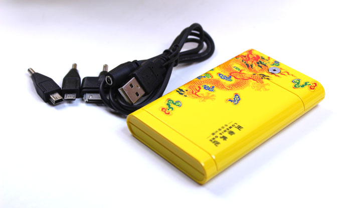 武漢大學(xué)紀念禮品 帝王黃移動(dòng)電源+u盤(pán)+無(wú)線(xiàn)鼠標