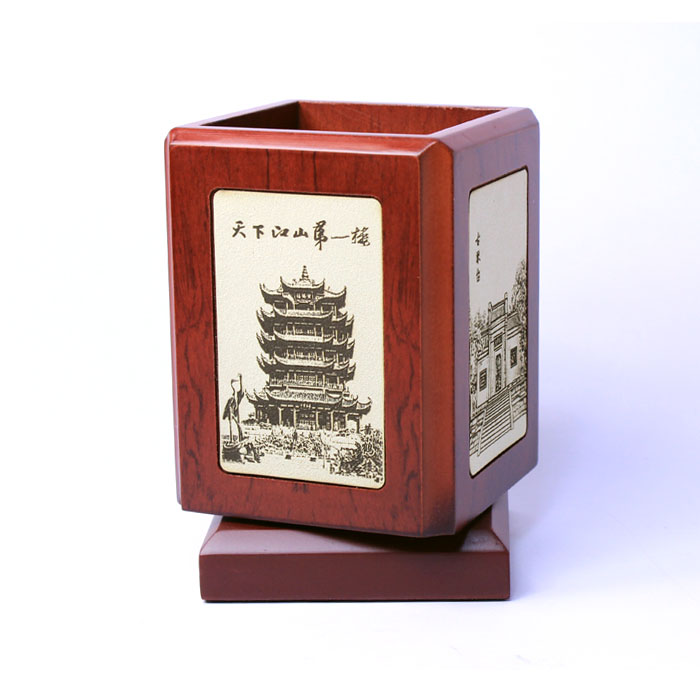 武漢禮物紀念品 適合送外地朋友的實(shí)木武漢風(fēng)光筆筒