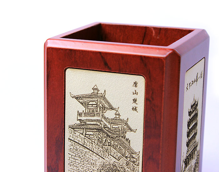 武漢禮物紀念品 適合送外地朋友的實(shí)木武漢風(fēng)光筆筒