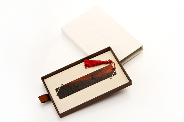 黃鶴樓紀念品 紅木書(shū)簽 小工藝品